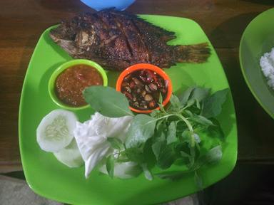 PECEL LELE PODO SENENG