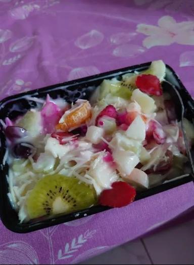 SALAD BUAH YUMMY TANGERANG