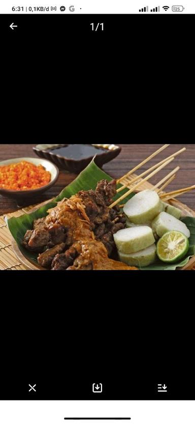 SATE AYAM KAK AGUS ARYANA MADURA