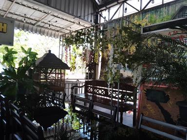 CENDRAWASIH CAFE AND RESTO