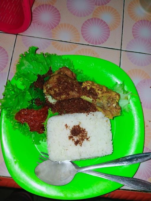 NASI AYAM GORENG LAOS