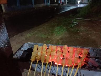 SATE AYAM & SATE TAHU