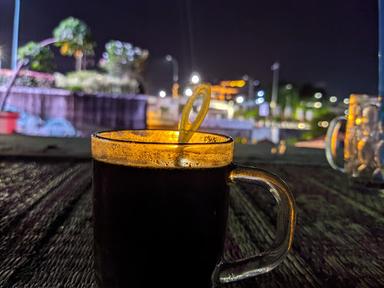 ANGKRINGAN KOPI JOSS PAK TOMI