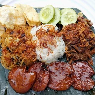 BAKMI JAWA DAN SOTO BETAWI BANG MAMAT (WARUNG DOWER)