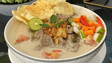 BAKMI JAWA DAN SOTO BETAWI BANG MAMAT (WARUNG DOWER)