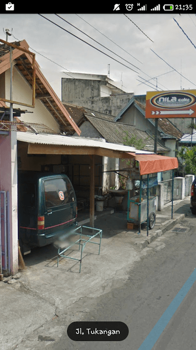 BOLANG-BALING DAN CAKUE TUKANGAN