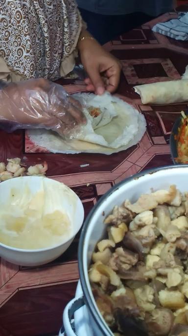 LUMPIA AYAM JAYA MATARAM REBUNG SEMARANG