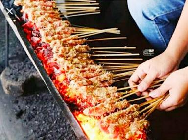 SATE AYAM, KAMBING DAN NASI GORENG ASLI MADURA MBAK TASYA