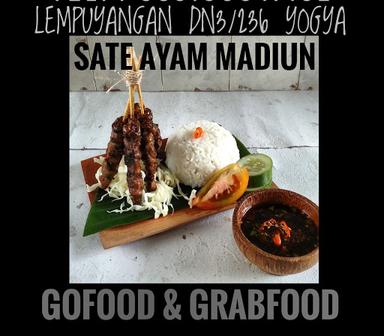 SATE AYAM MADIUN ꧋ꦱꦠꦄꦪꦩꦩꦣꦪꦤ