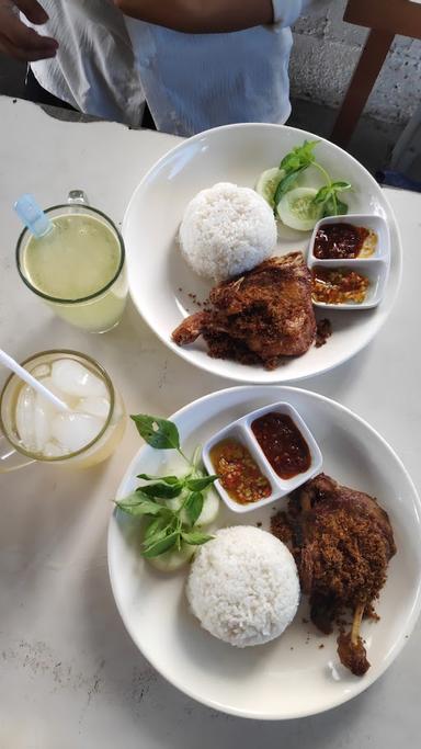 SPECIAL BEBEK GORENG CHICHI