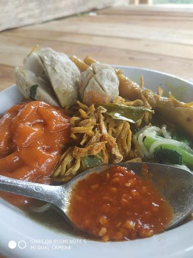 WARKOP MIE AYAM BERINGIN