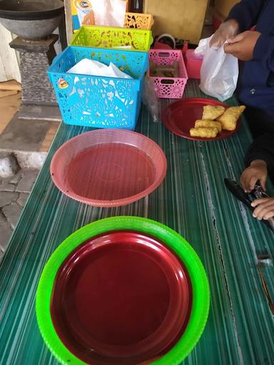 WARUNG ANEKA JAJANAN PAGI SENGKALING