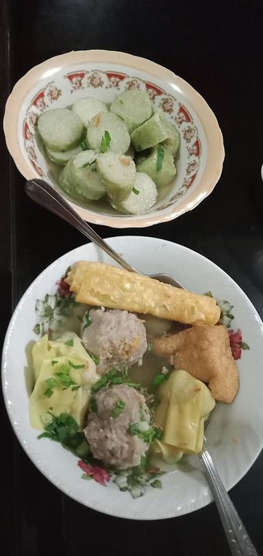 KEDAI BAKSO LESTARI LEGEND