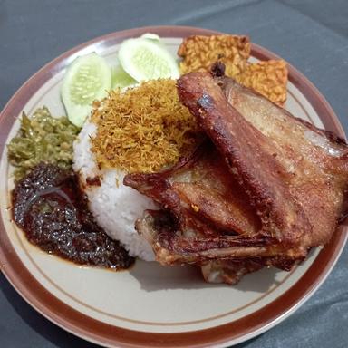 NASI BEBEK HITAM JURAGAN