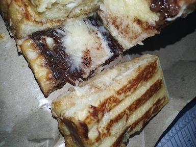 ROTI BAKAR KHAS BANDUNG MULYOAGUNG