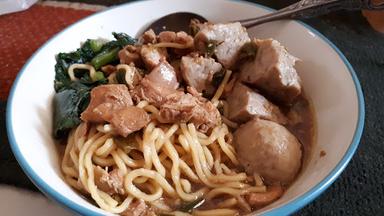 MIE AYAM BASO ' SMA  M. JAPRA SOLO