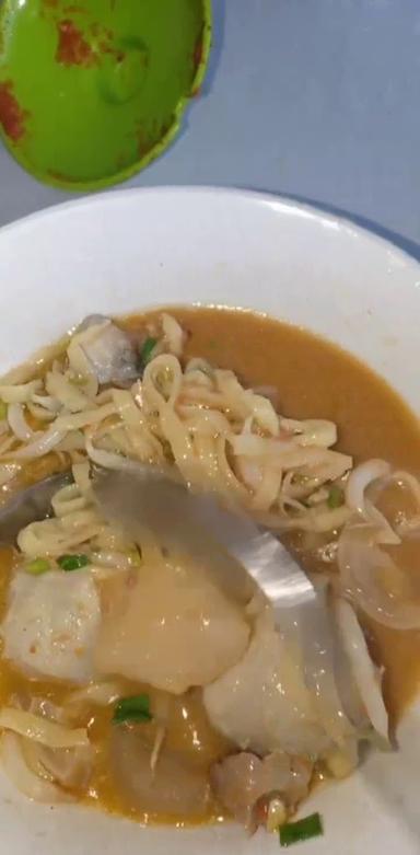 MIE KOCOK KIKIL, MIE AYAM, MIE BASO ABAH DAYEUHKOLOT