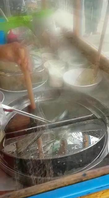 MIE KOCOK KIKIL, MIE AYAM, MIE BASO ABAH DAYEUHKOLOT