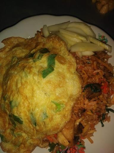 WARUNG NASGOR CAK ARI (DYAS)