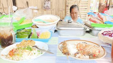 WARUNG SOTO KERING & PLENCING MBAH LASIH