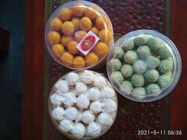 OMAH KUE & JAJAN PASAR EFIE SNACK