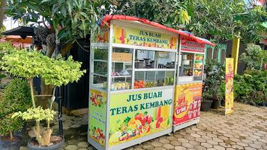 JUS BUAH TERAS KEMBANG