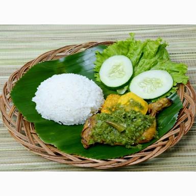 AYAM PENYET CABE IJO