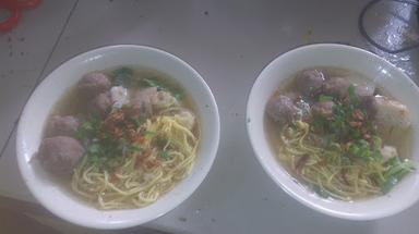 BAKSO, MIE AYAM DAN SOP TOYYIB