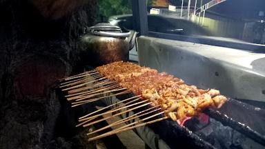 SATE AYAM DOMENGGALAN