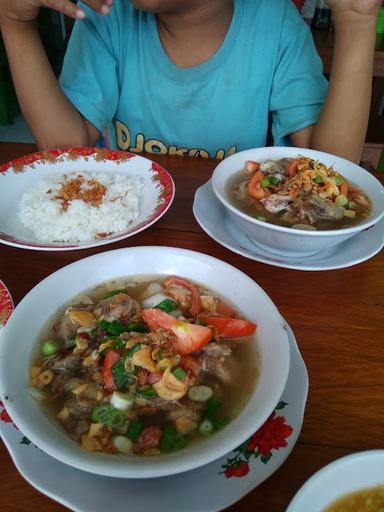 SOTO DAGING DAN AYAM BINTORO DEMAK