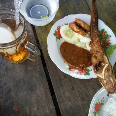 WARUNG MAKAN MBAK SEMI