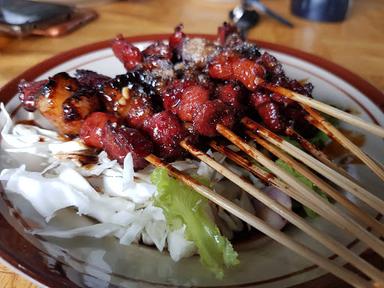 WARUNG MAKAN SATE KAMBING PAHLAWAN MAS HAMBALI