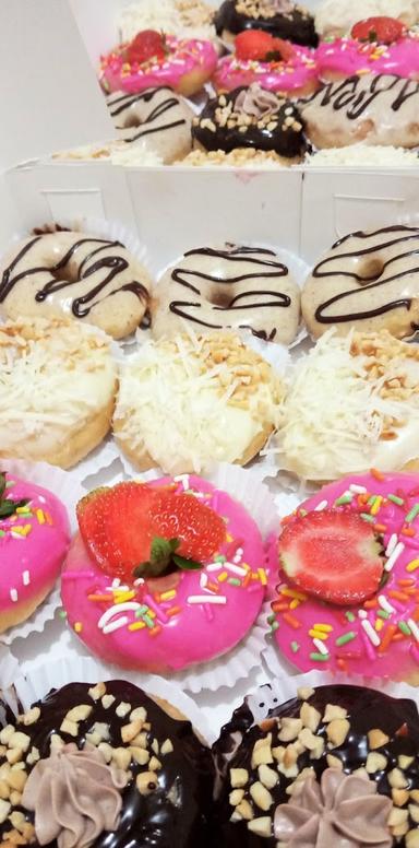 FRUITIES DONUTS