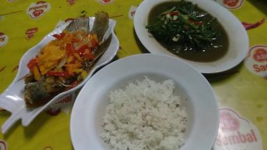 WARUNG SIMPANG WONG SOLO