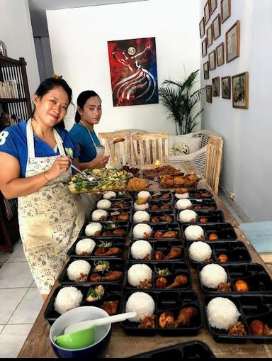 AUTHENTIC INDONESIAN WARUNG NASI CAMPUR