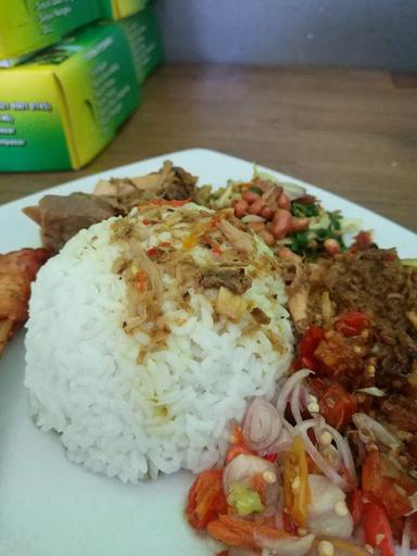 AYAM BETUTU BU FERDI