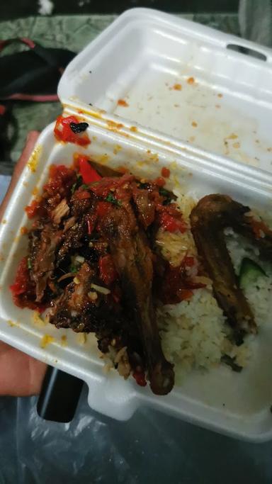 AYAM PENYET SAMBEL KEMANGI