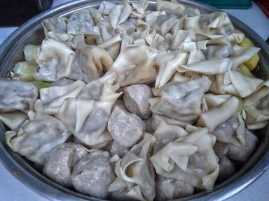 SIOMAY KHAS BANDUNG ( A EMON)