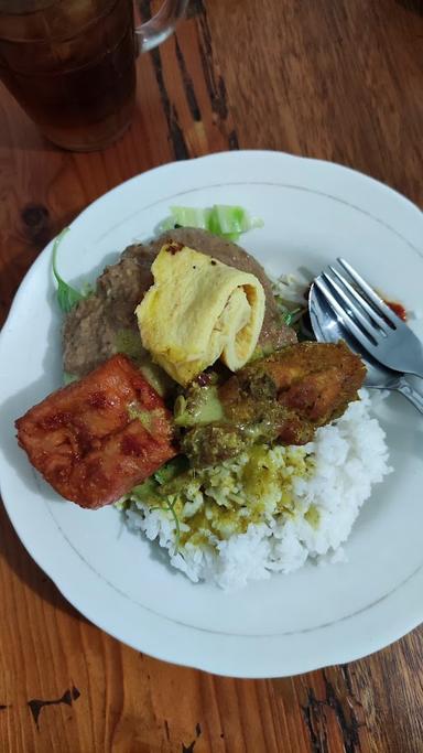 WARUNG MAKAN PECEL KERTOSONO