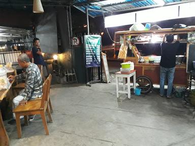 WARUNG TAHU CAMPUR SURABAYA