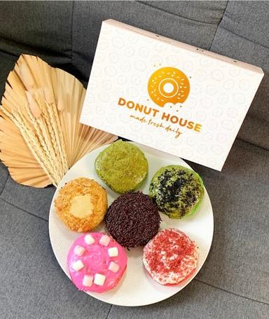 DONUT HOUSE BALI