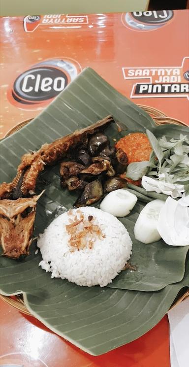 LALAPAN NASI UDUK MAS OYIK 2