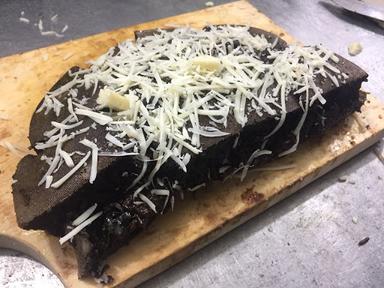 MARTABAK TERANG BULAN AMORE