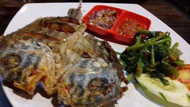 WARUNG IKAN BAKAR BALE BEDEG