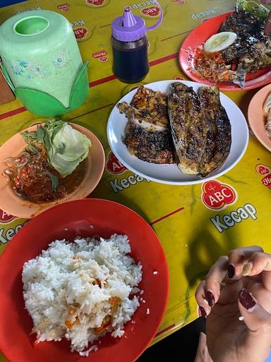 WARUNG IKAN BAKAR CAK IS