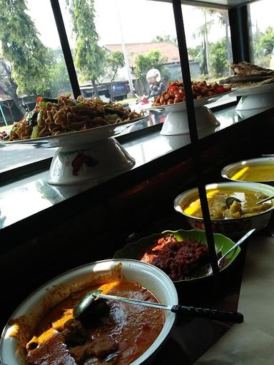 WARUNG MAKAN CHILI PARE