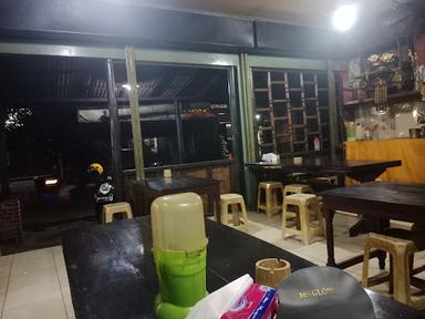 WARUNG SARI SEGARA(IKAN DAN AYAM BAKAR)