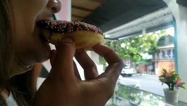 A-DONUTS MADU KENTANG SUSU