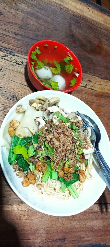 MIE AYAM IBU KOTA