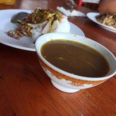 WARUNG BABI GULING PENATIH I NYOMAN SIRING